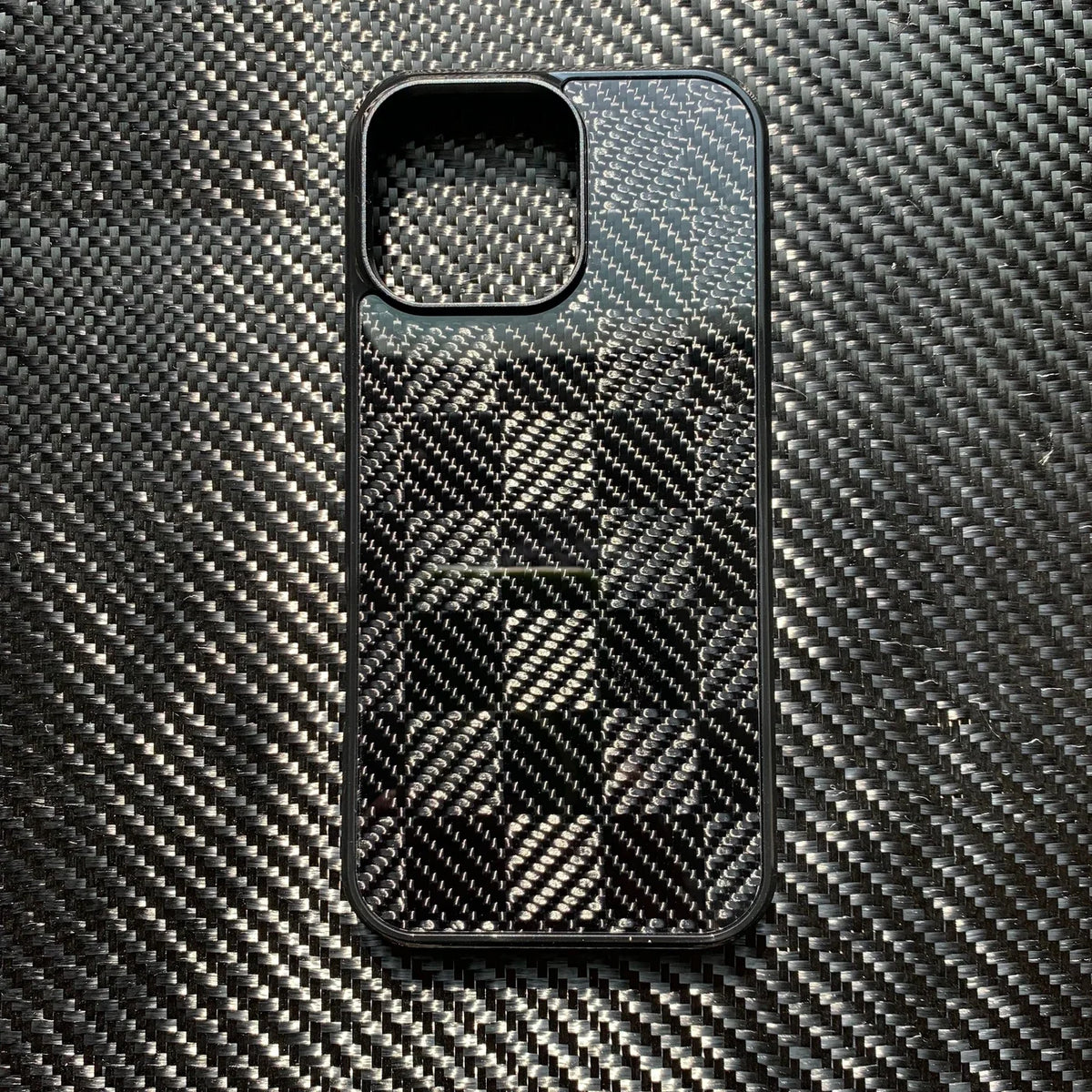 CarbonArmor Case — Carbon Fiber Magnetic iPhone Case for Tactical Everyday Carry