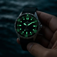 Brakmoor Quartzo 300 — Light-Charged 30ATM Dive Watch