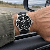 Brakmoor Quartzo 300 — Light-Charged 30ATM Dive Watch
